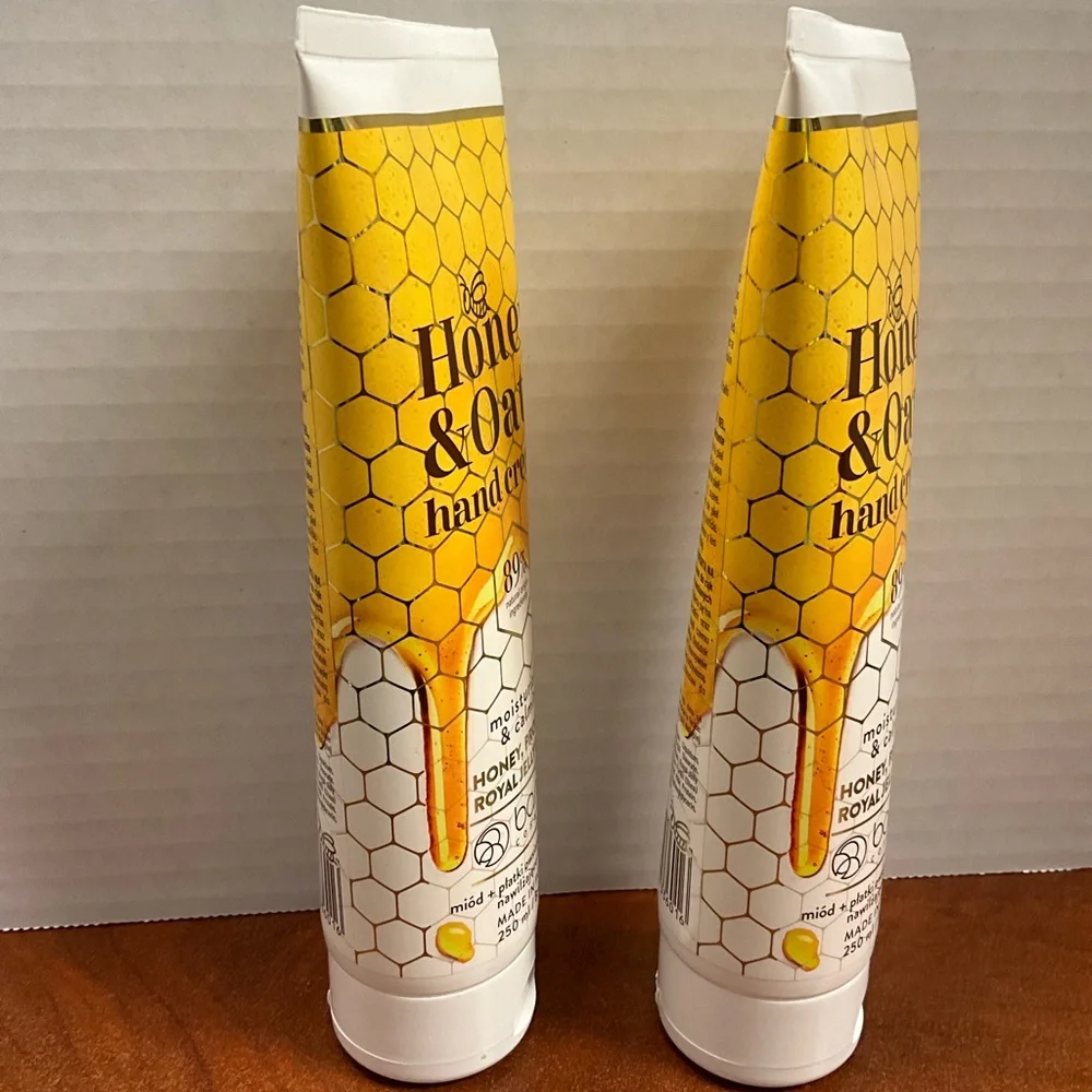 Barwa Honey & Oats Hand Cream - Cream and Yellow